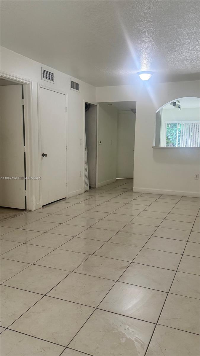 VENETIA GARDENS SOUTH CON - Residential Lease