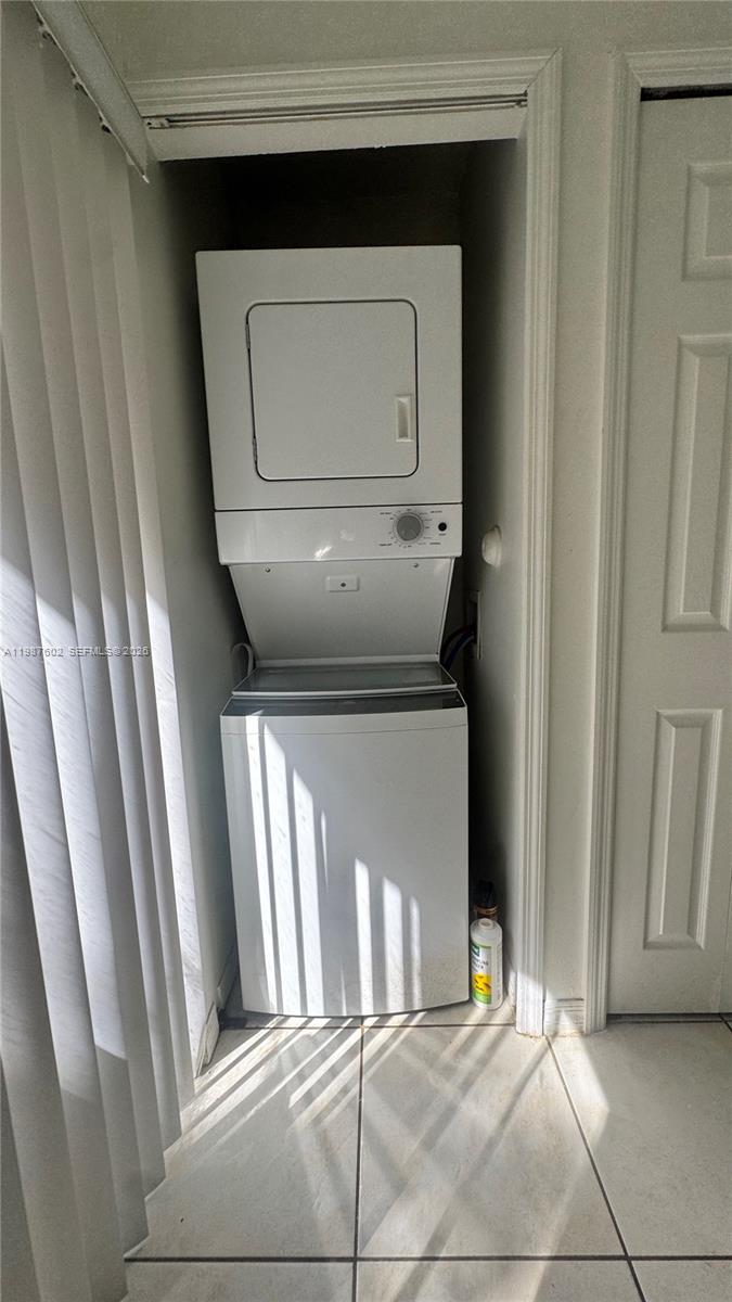 VENETIA GARDENS SOUTH CON - Residential Lease