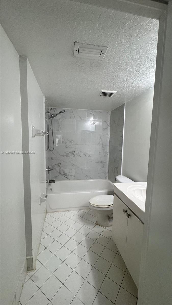 VENETIA GARDENS SOUTH CON - Residential Lease