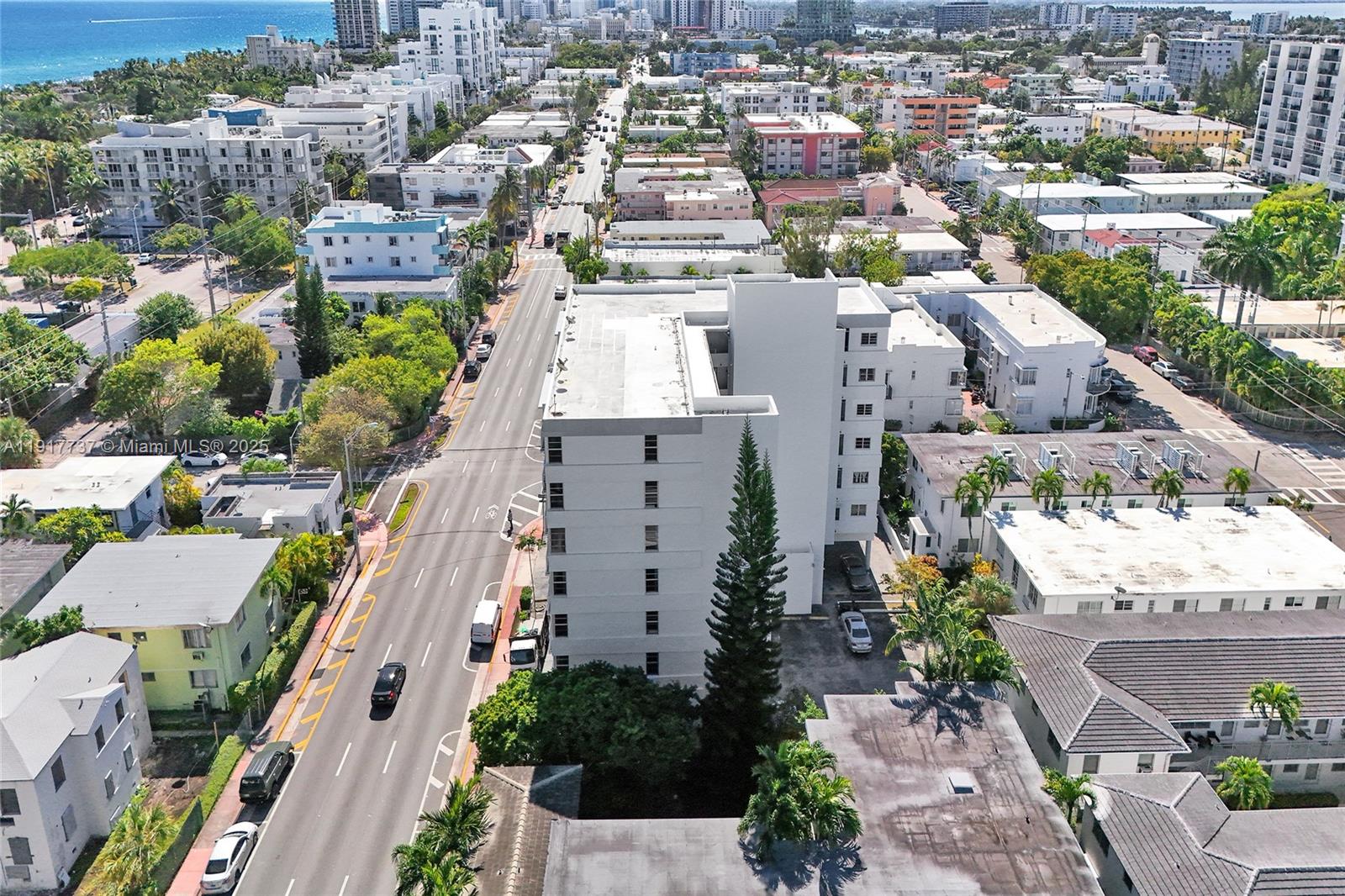 8000 CONDO - Residential