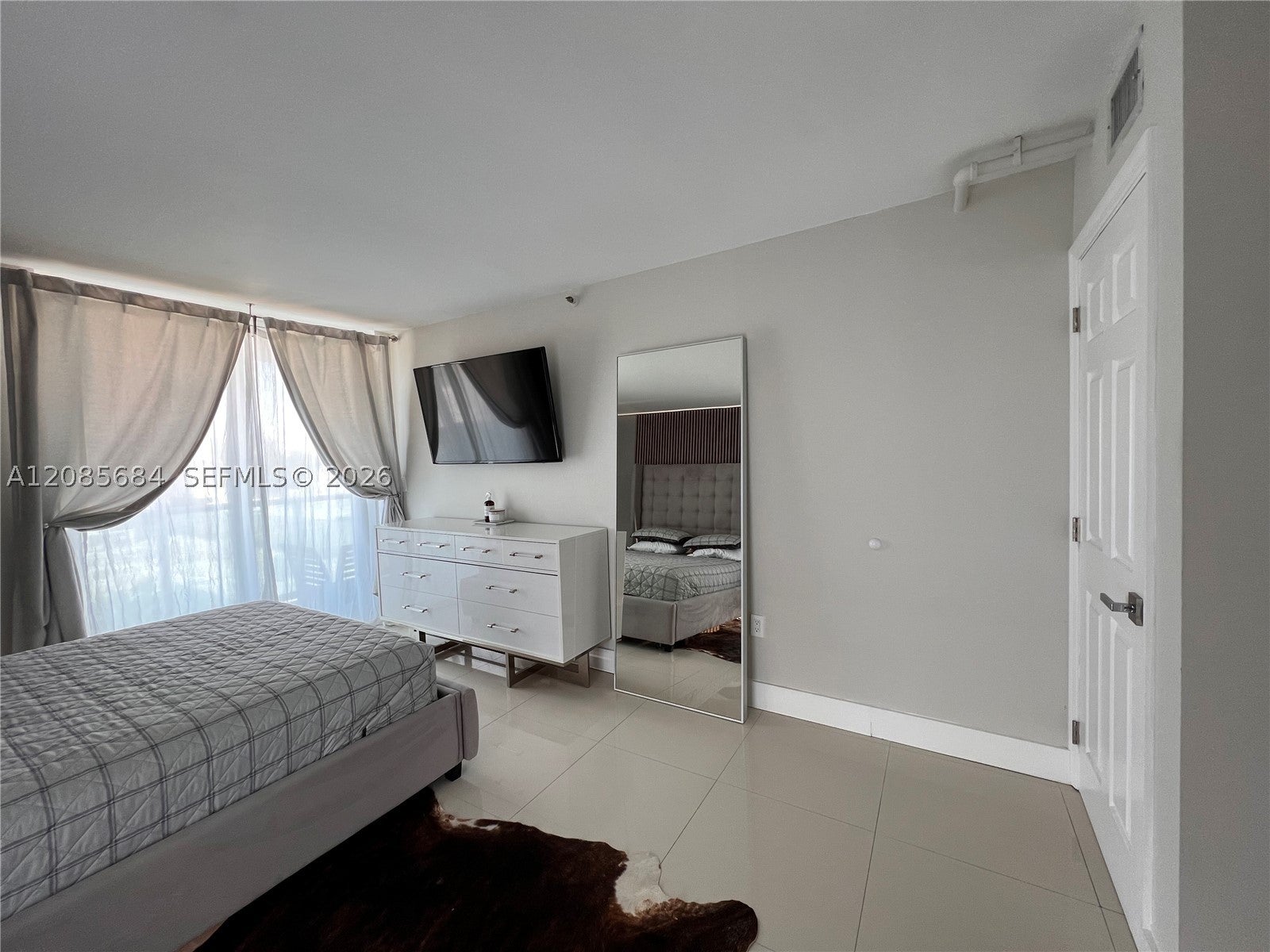 1035 West Ave 404