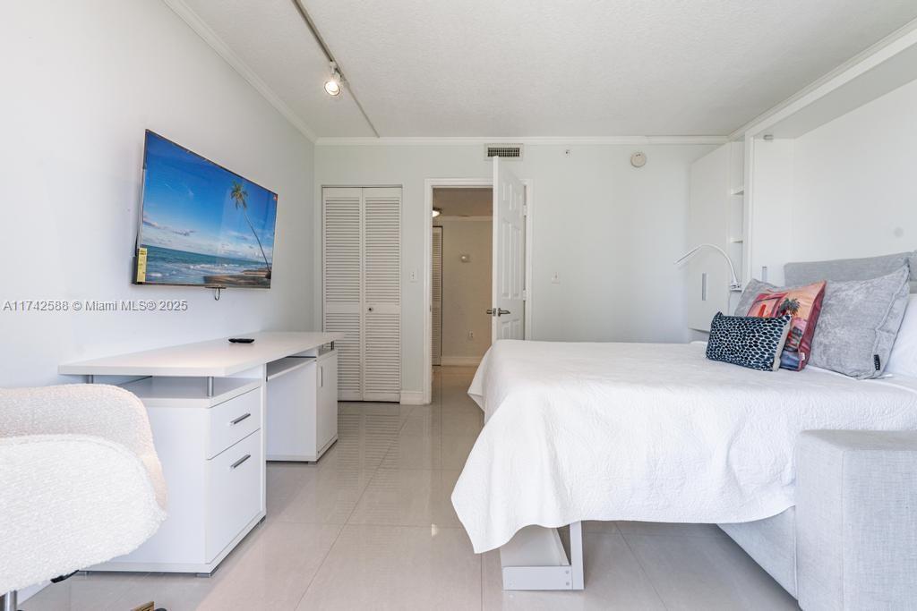 THE MUTINY CONDO - Residential