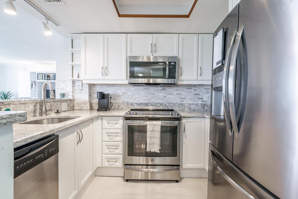 THE MUTINY CONDO - Residential