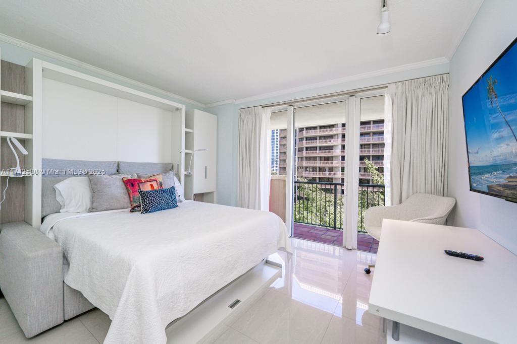 THE MUTINY CONDO - Residential