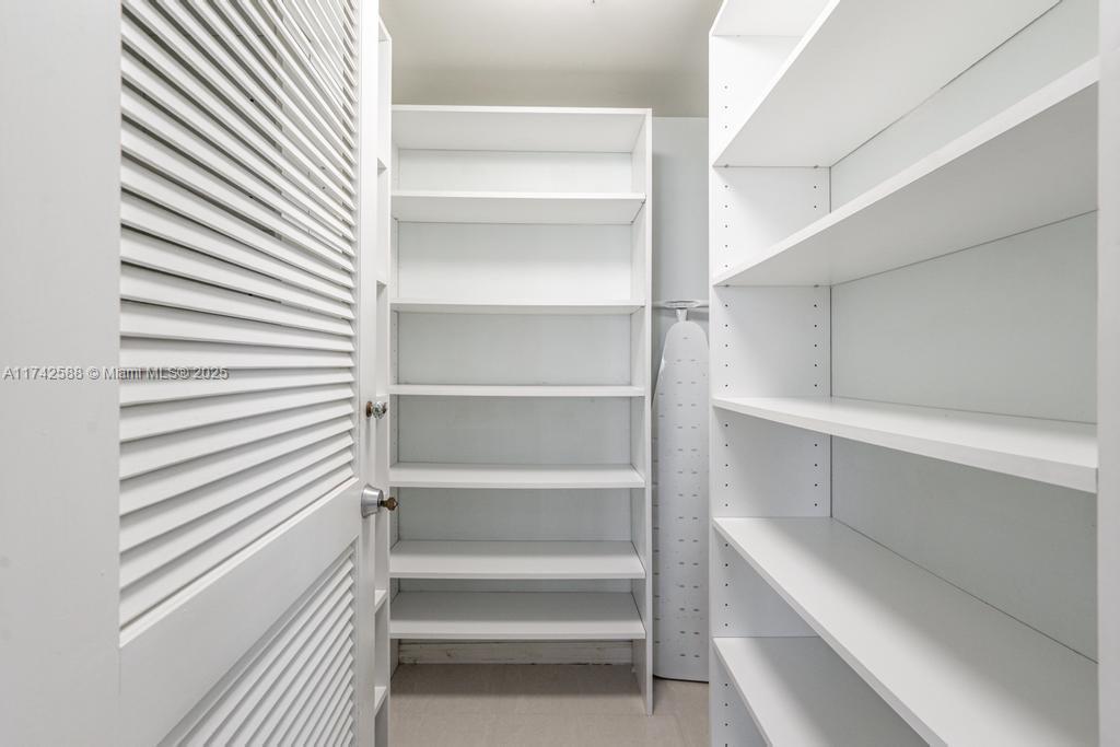 THE MUTINY CONDO - Residential