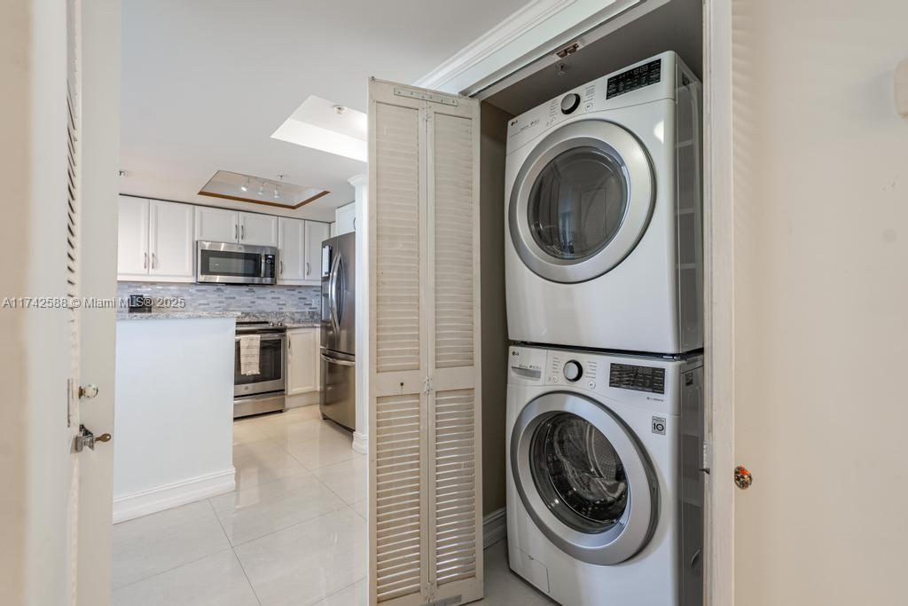 THE MUTINY CONDO - Residential