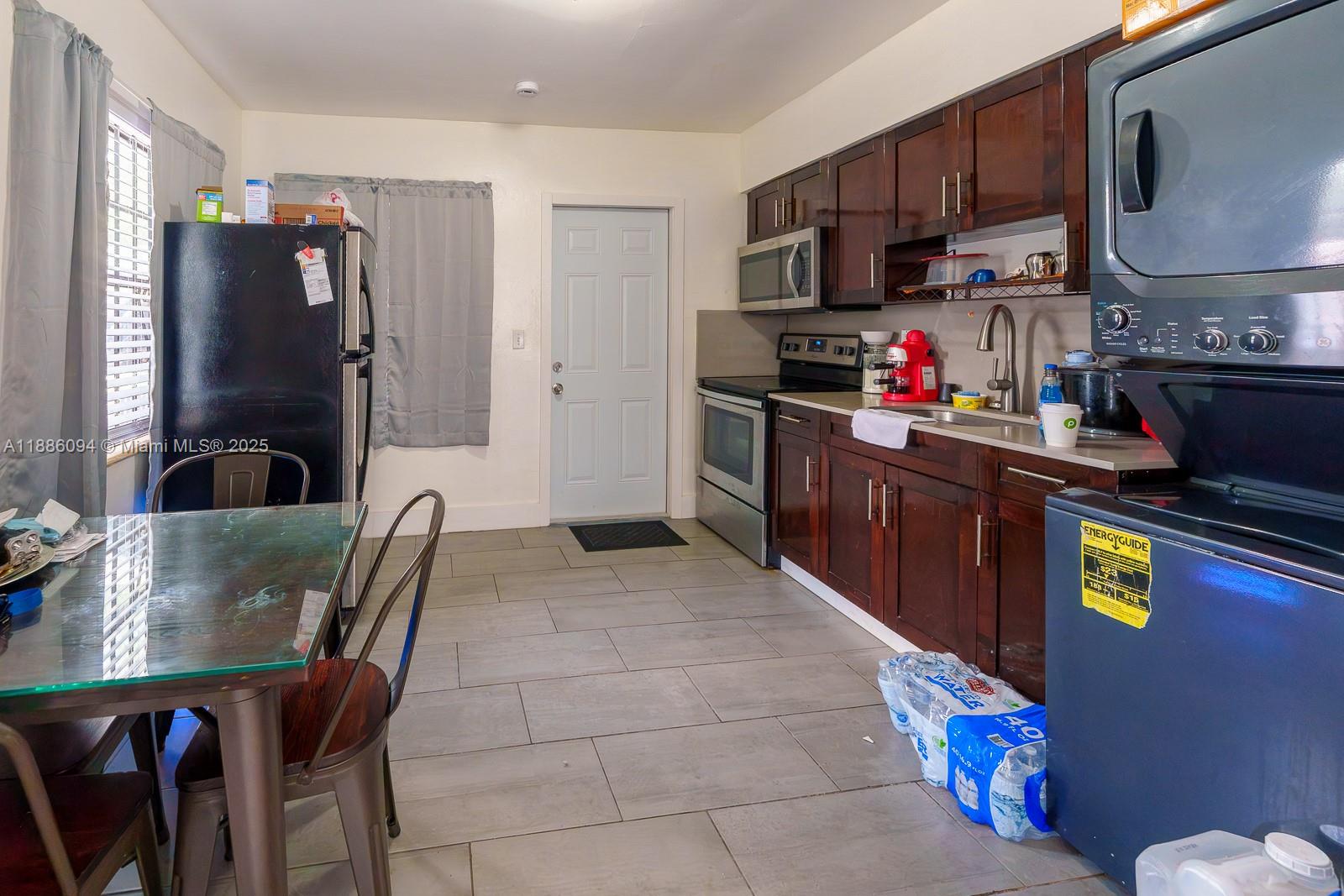 17TH AVE MANOR - Residential Income