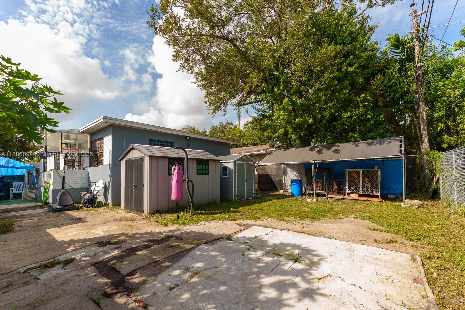 17TH AVE MANOR - Residential Income