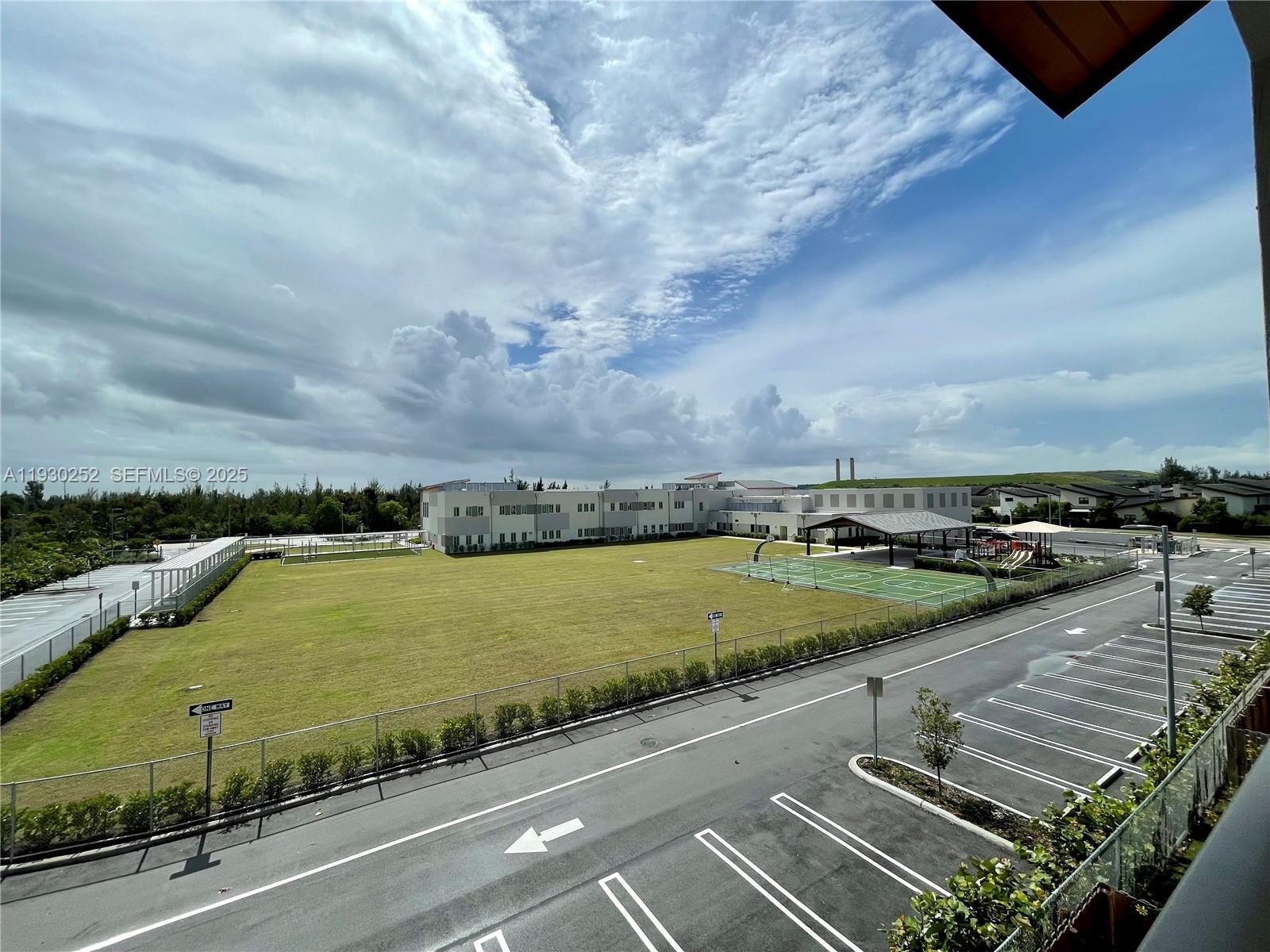 APEX AT PARK CENTRAL COND - Residential Lease