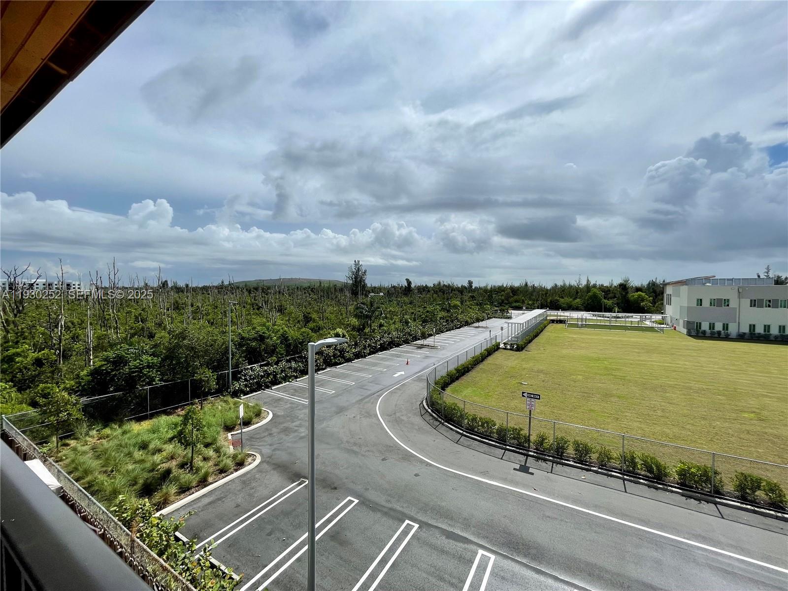 APEX AT PARK CENTRAL COND - Residential Lease