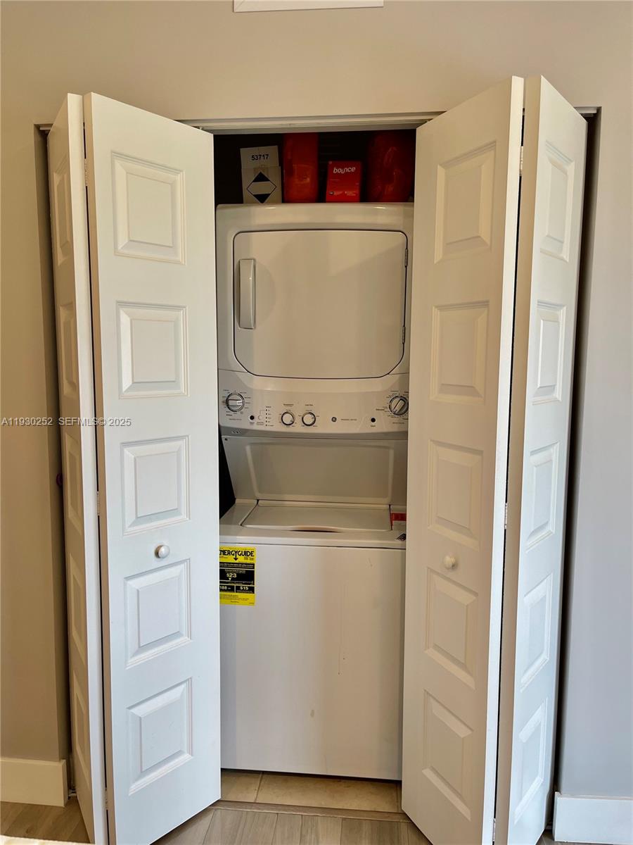 APEX AT PARK CENTRAL COND - Residential Lease