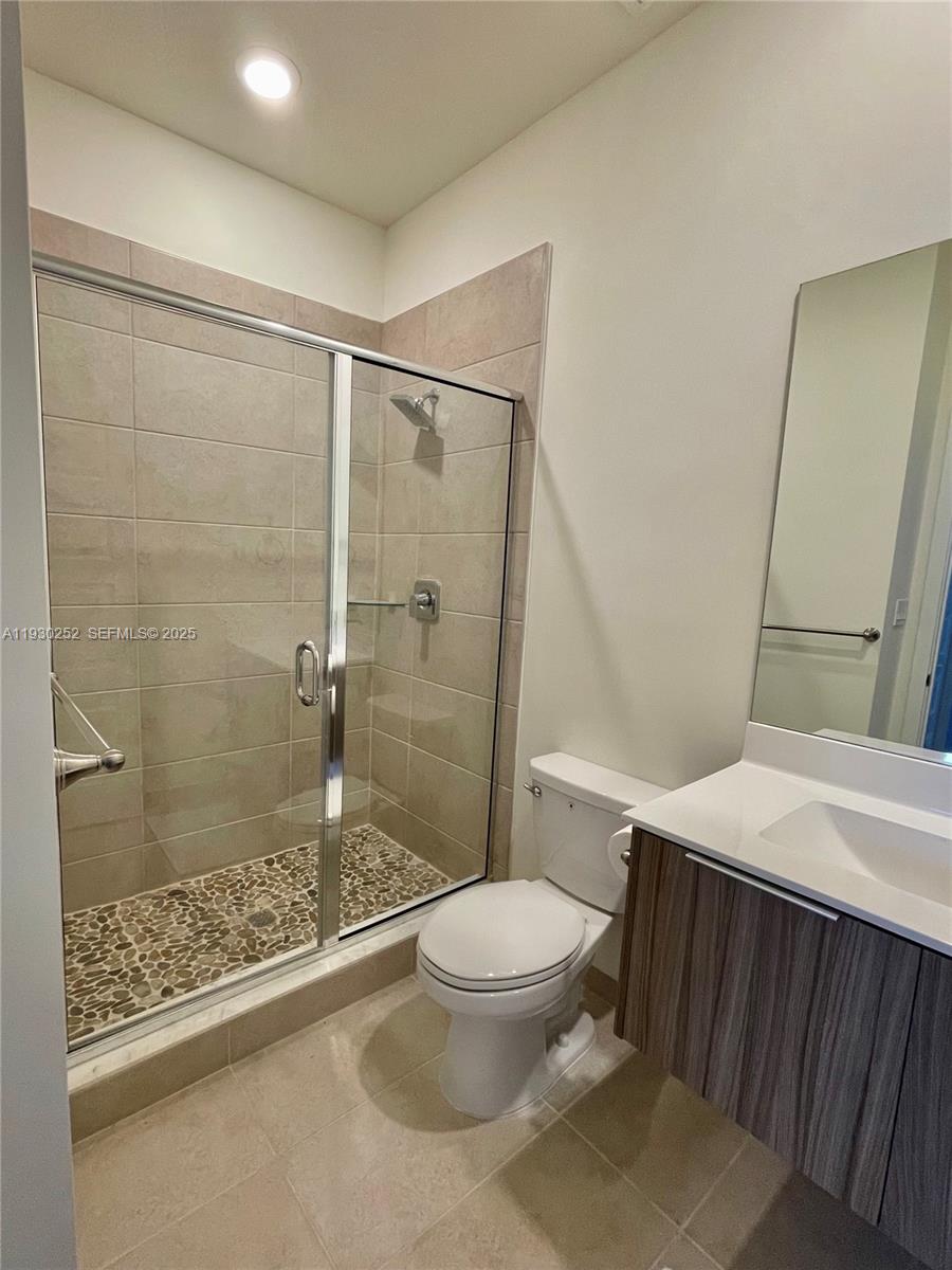 APEX AT PARK CENTRAL COND - Residential Lease