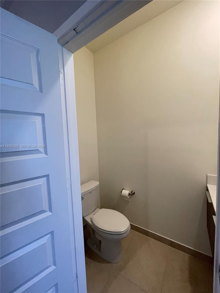 APEX AT PARK CENTRAL COND - Residential Lease