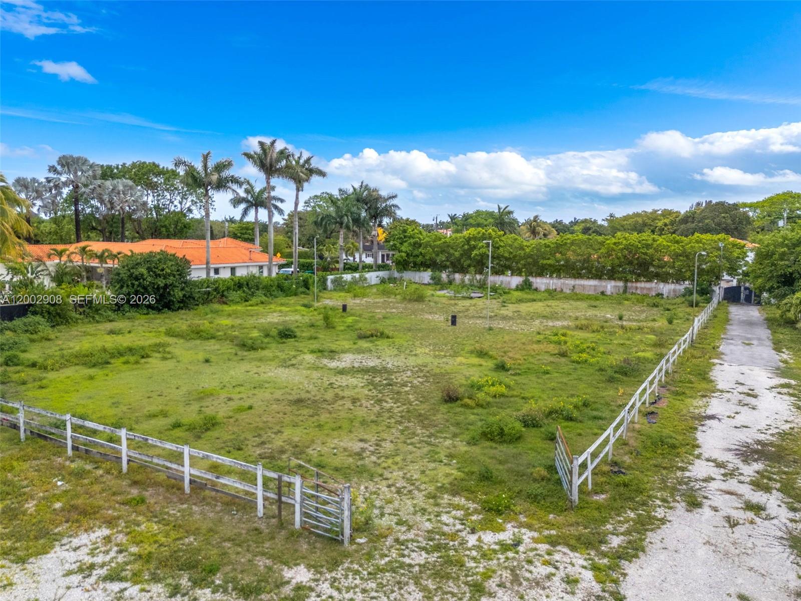 BIRD ROAD FARMSITES - Land