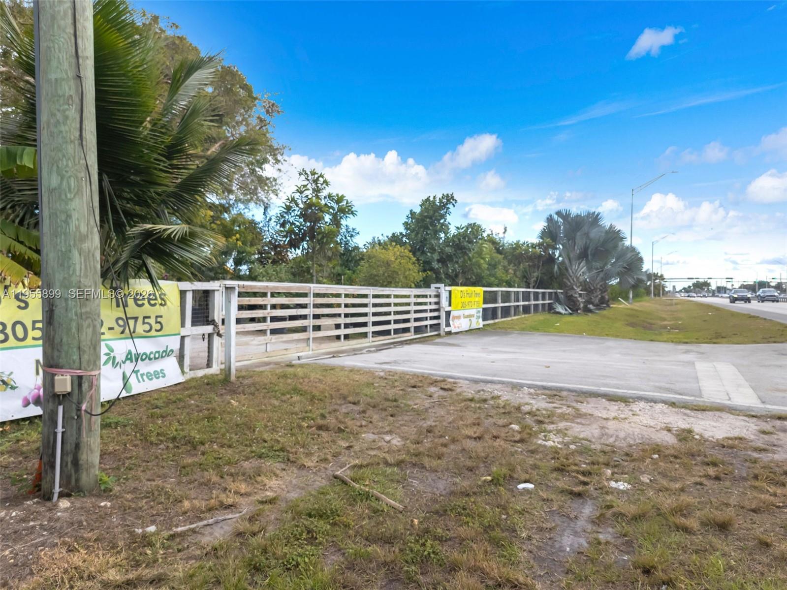 REDLAND - Commercial Sale