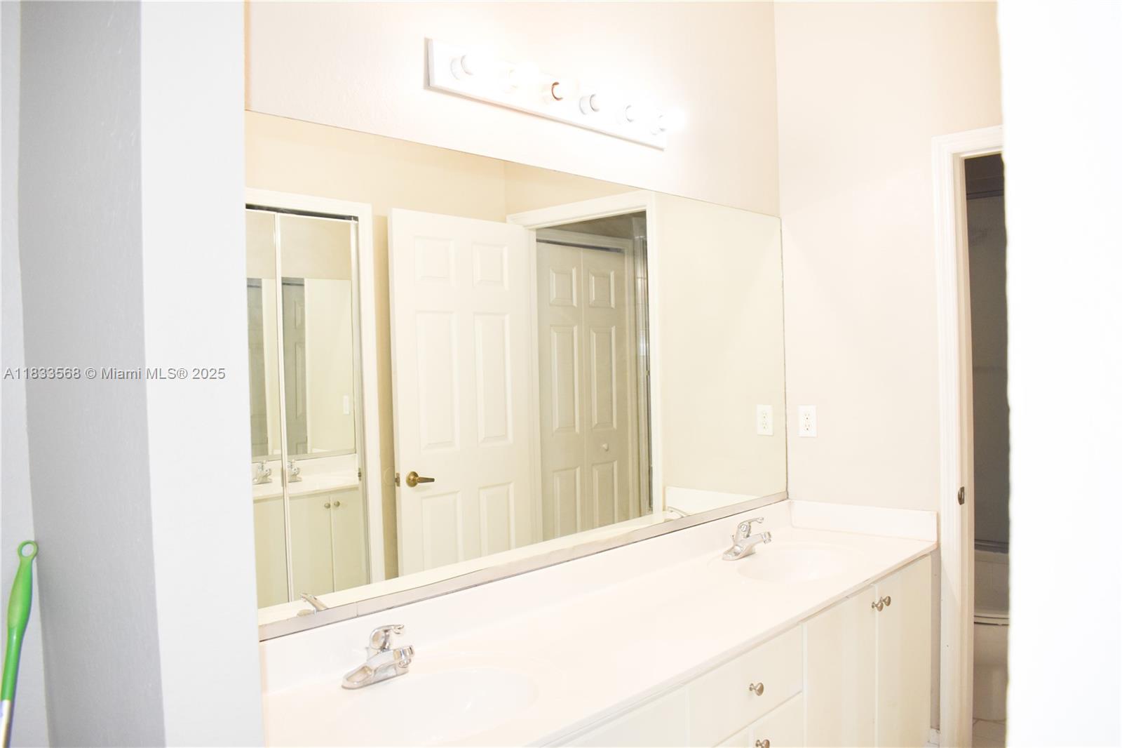 CENTURY GARDENS VILLAS - Residential