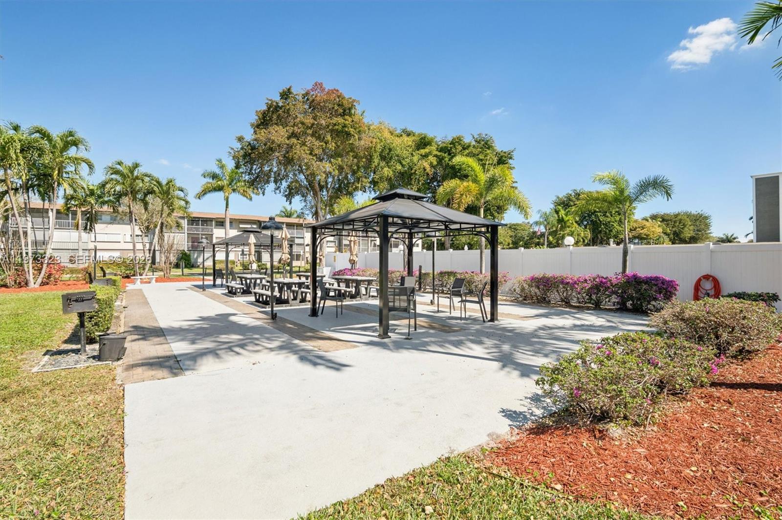 HILLCREST NO 4 CONDO - Residential