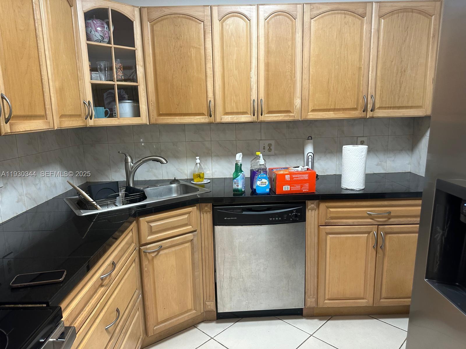 IMPERIAL TOWERS NORTH CON - Residential Lease