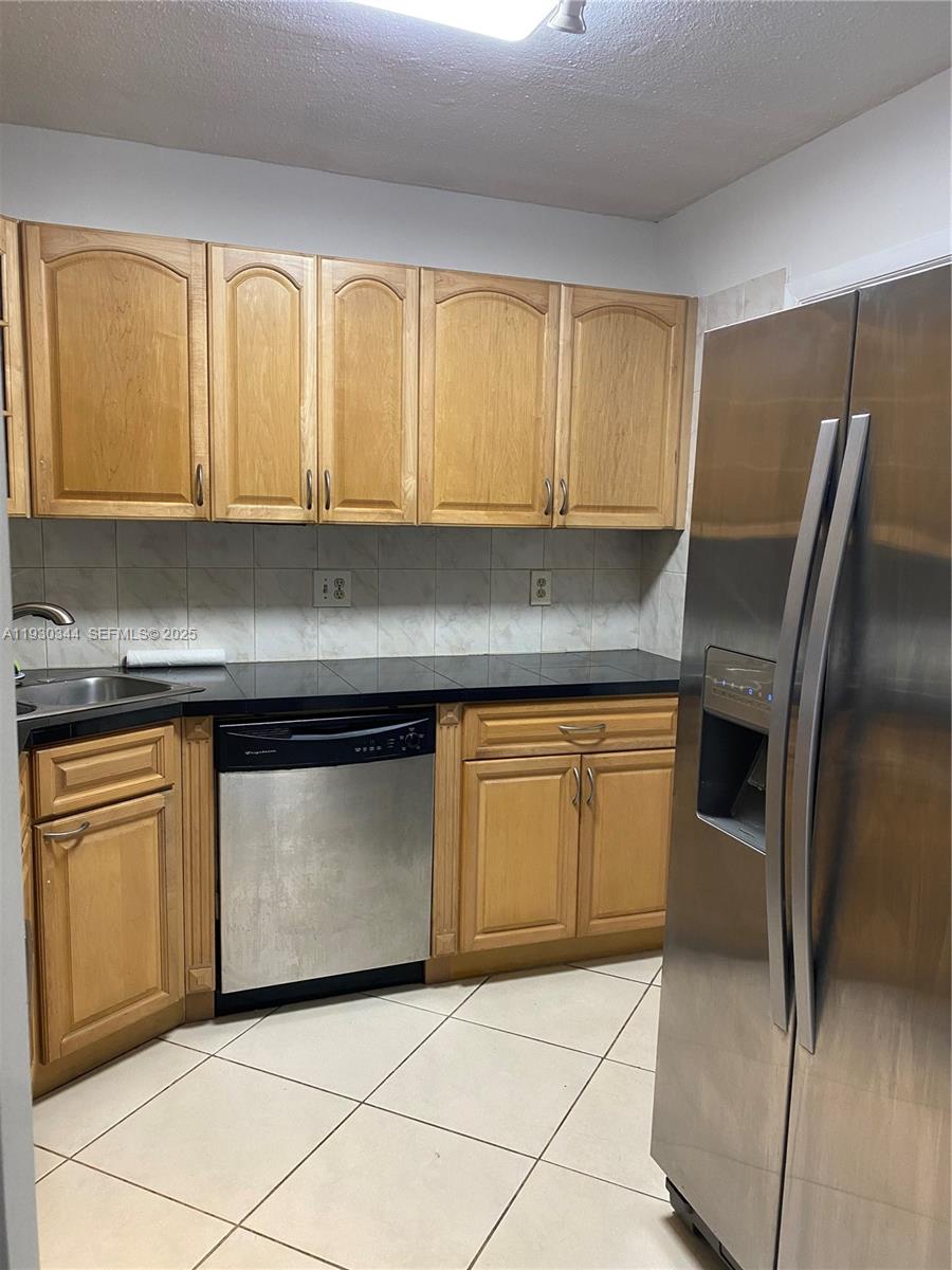 IMPERIAL TOWERS NORTH CON - Residential Lease