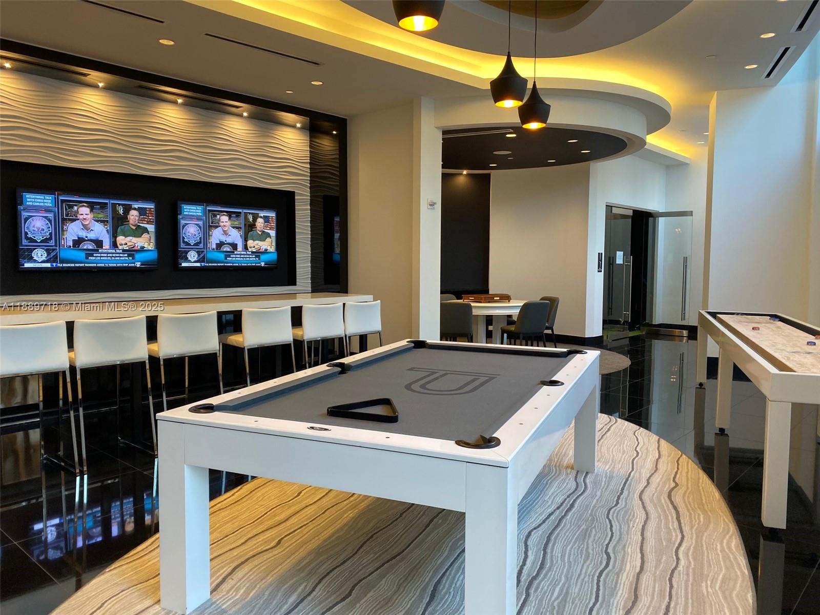 PARAMOUNT MIAMI WORLDCENT - Residential Lease