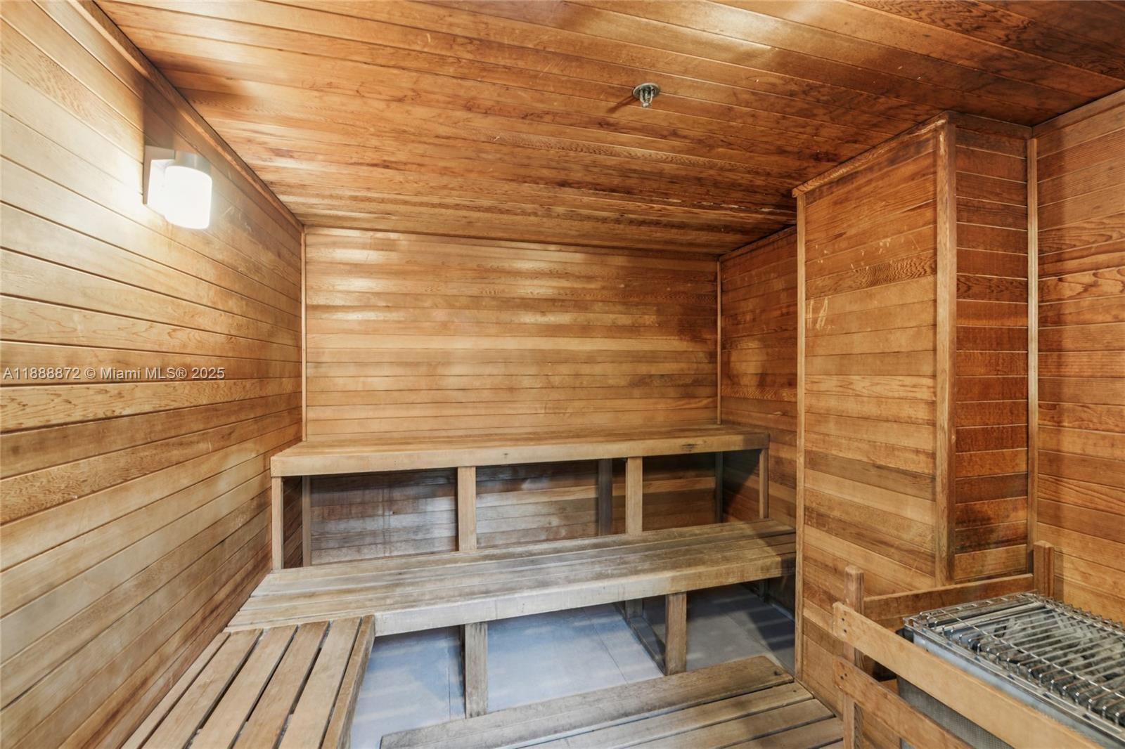 THE MUTINY CONDO - Residential