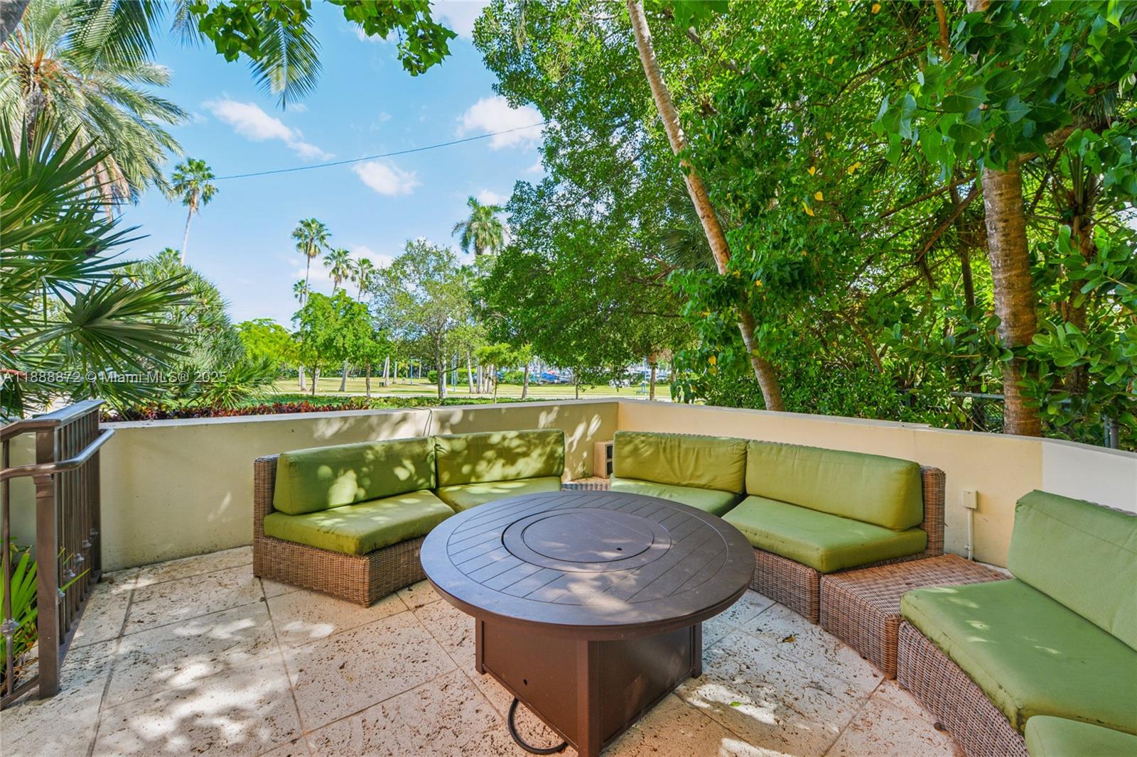 THE MUTINY CONDO - Residential