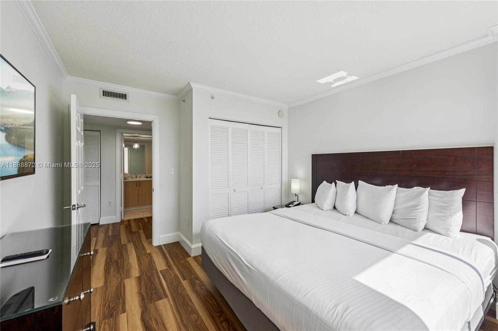 THE MUTINY CONDO - Residential