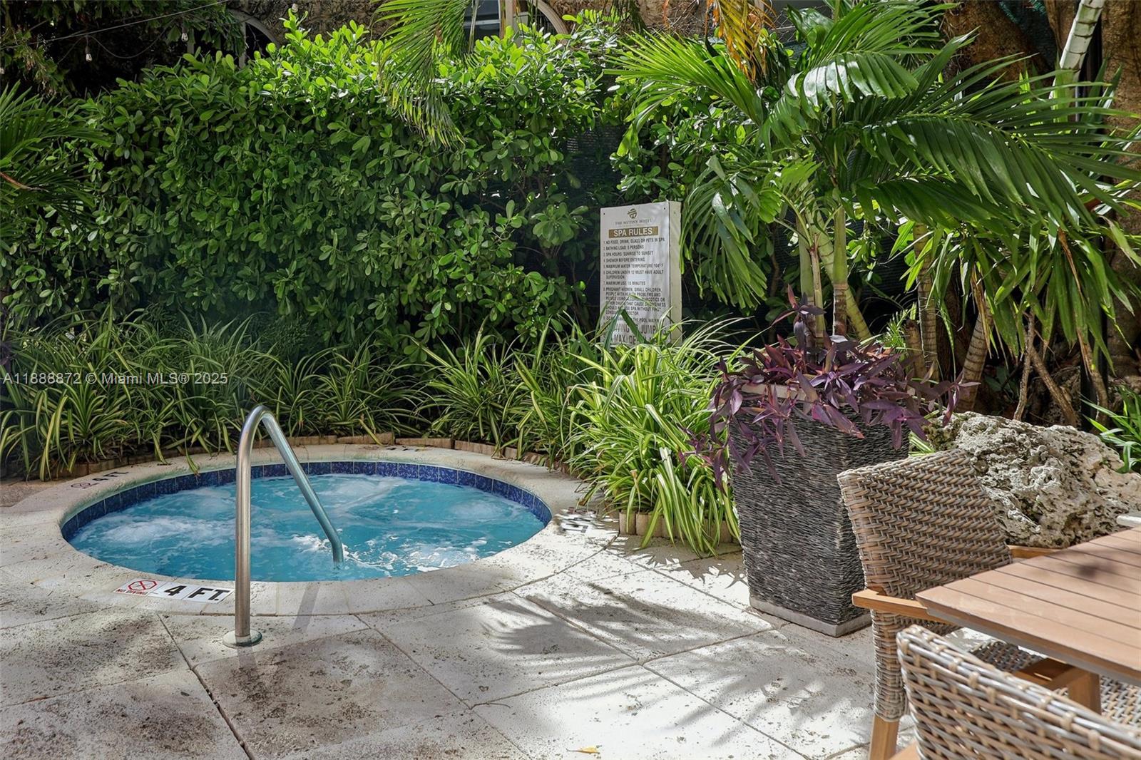 THE MUTINY CONDO - Residential