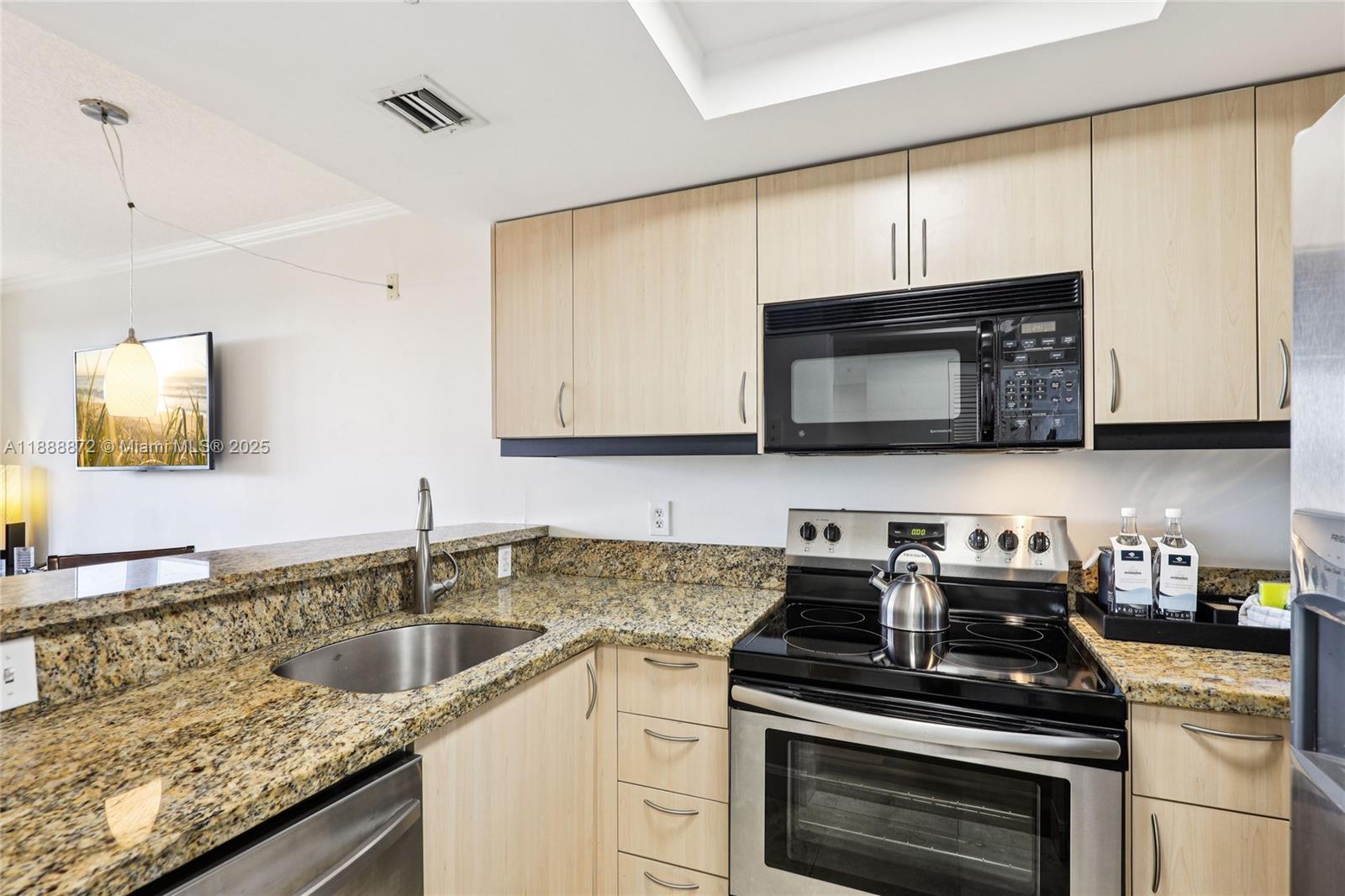 THE MUTINY CONDO - Residential