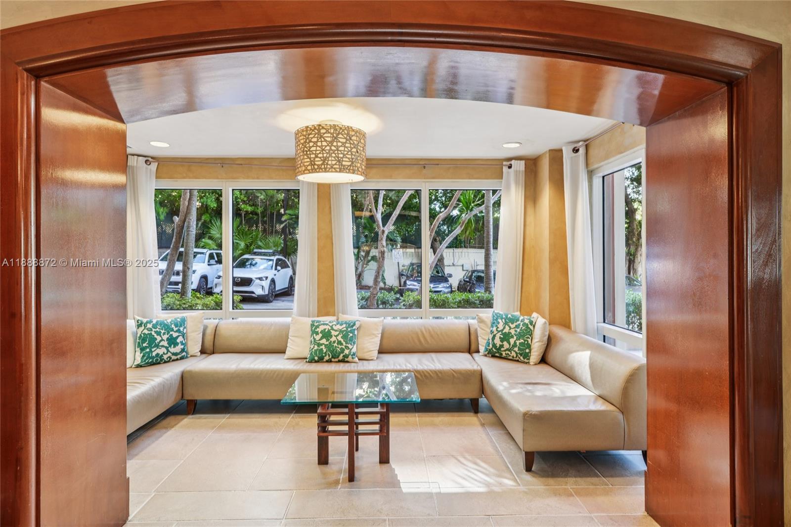 THE MUTINY CONDO - Residential