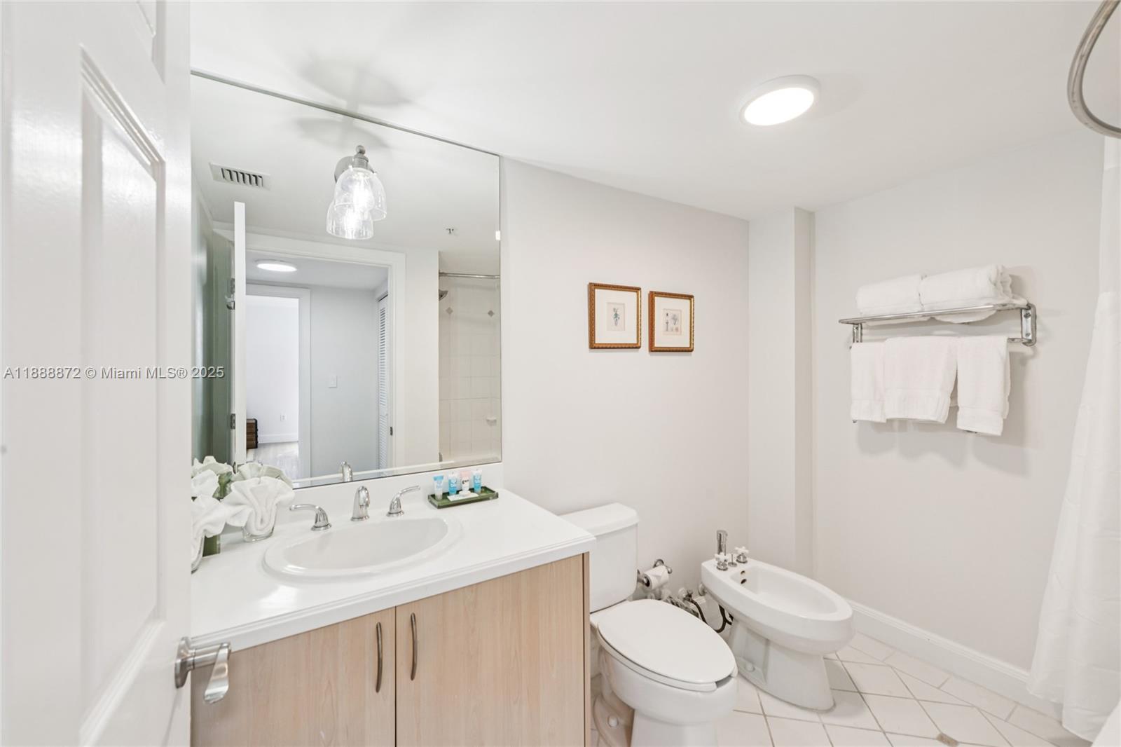 THE MUTINY CONDO - Residential