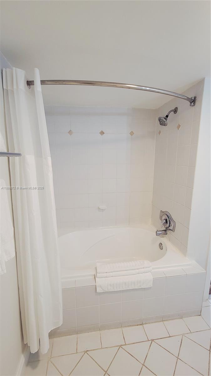 THE MUTINY CONDO - Residential