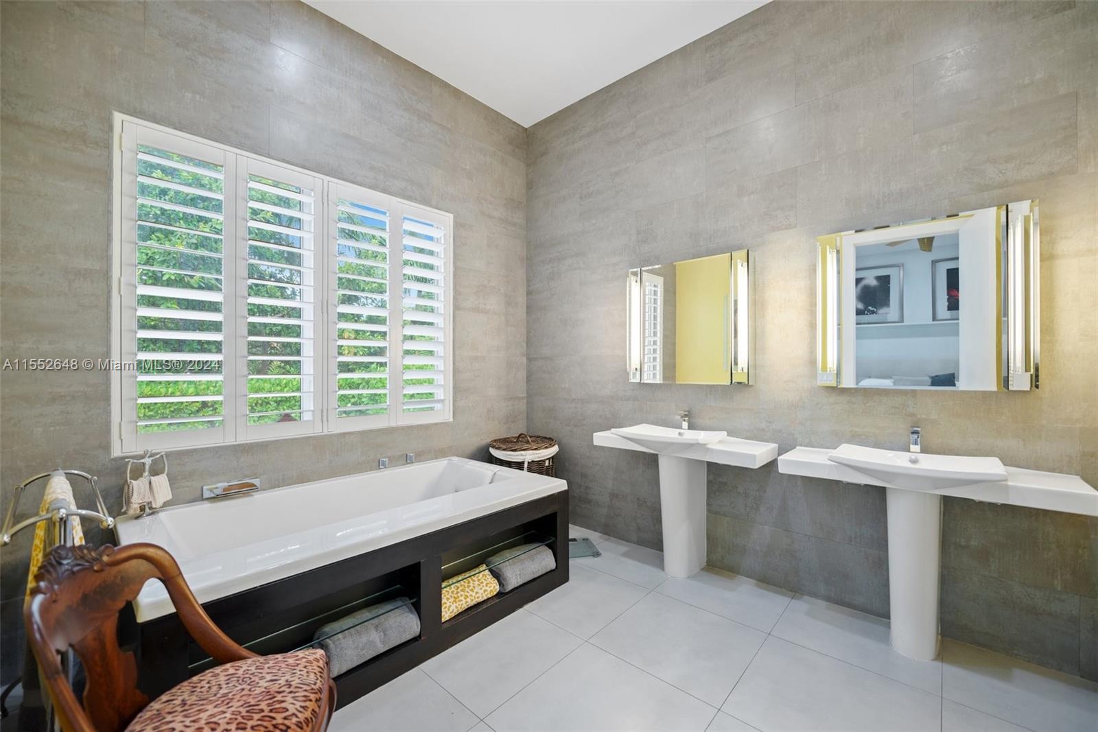 CORAL GABLES RIVIERA SEC - Residential