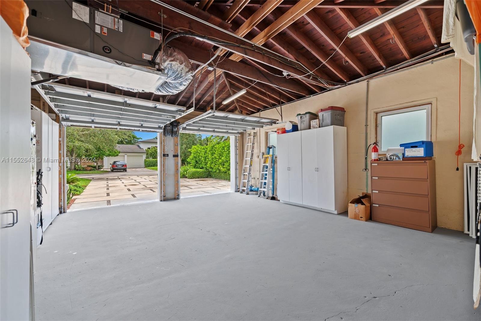 CORAL GABLES RIVIERA SEC - Residential