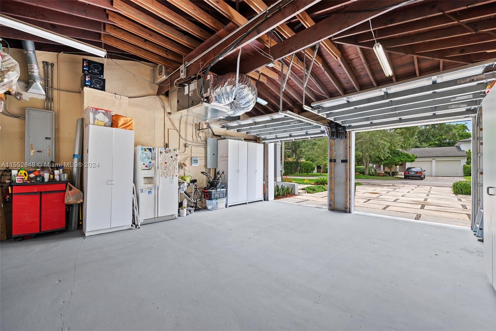 CORAL GABLES RIVIERA SEC - Residential