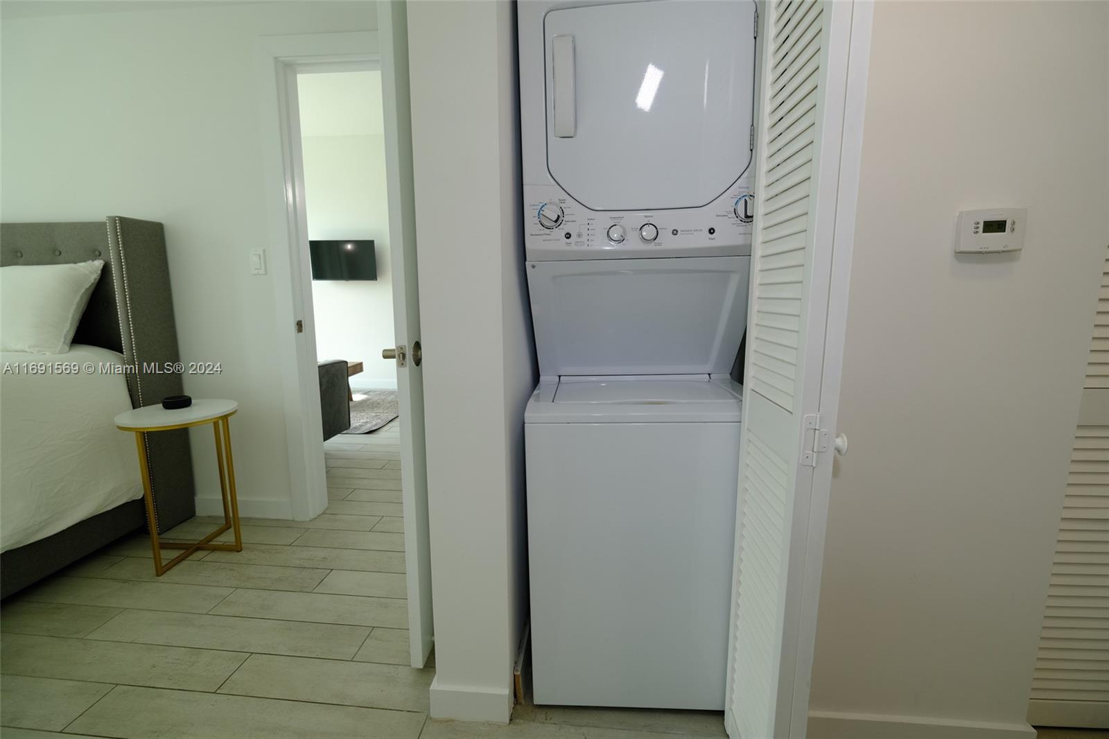 26 EDGEWATER CONDO - Residential Lease