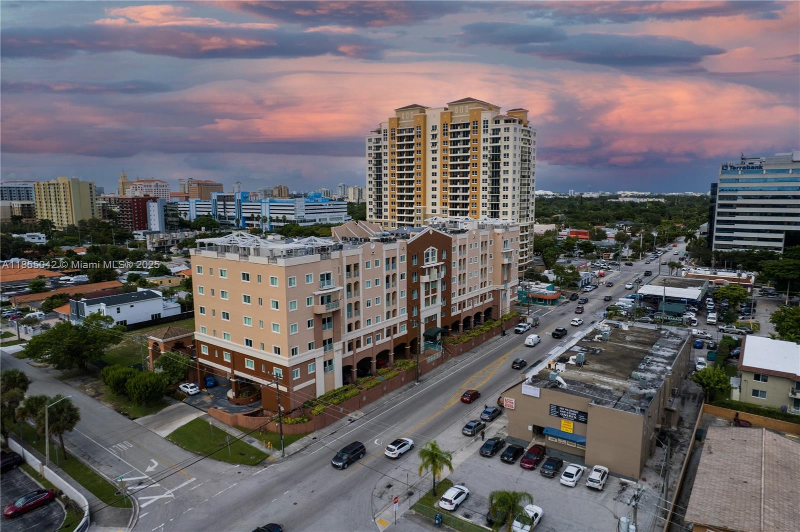 SHAMROCK BY THE GABLES CO - Residential Lease