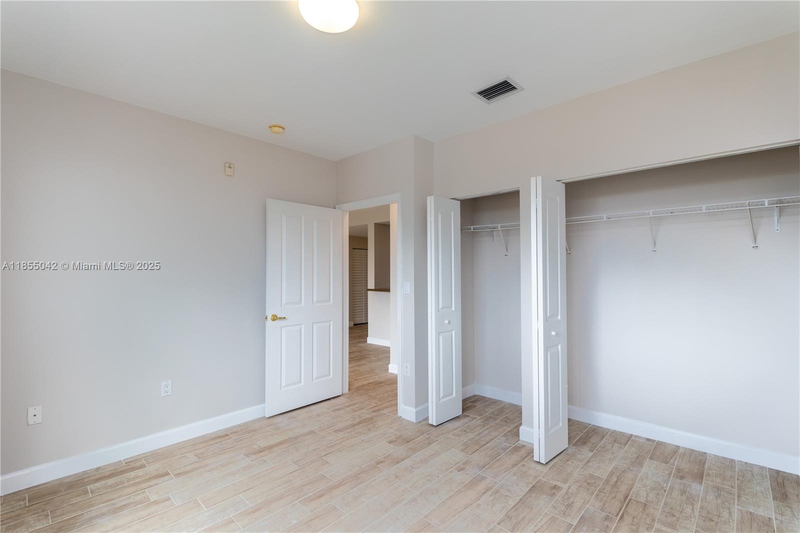 SHAMROCK BY THE GABLES CO - Residential Lease