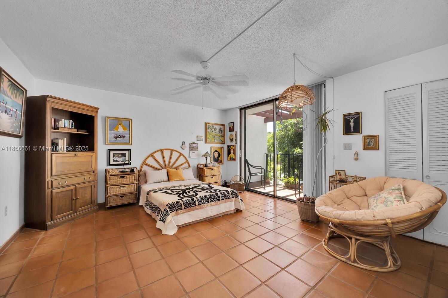 GRAPETREE TOWNHOUSE CONDO - Residential