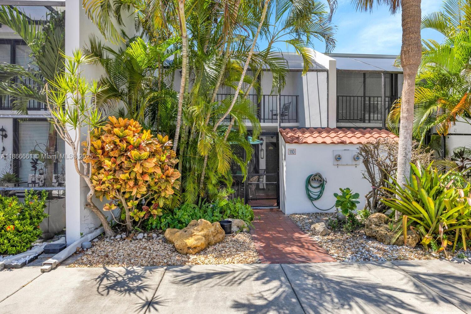 GRAPETREE TOWNHOUSE CONDO - Residential