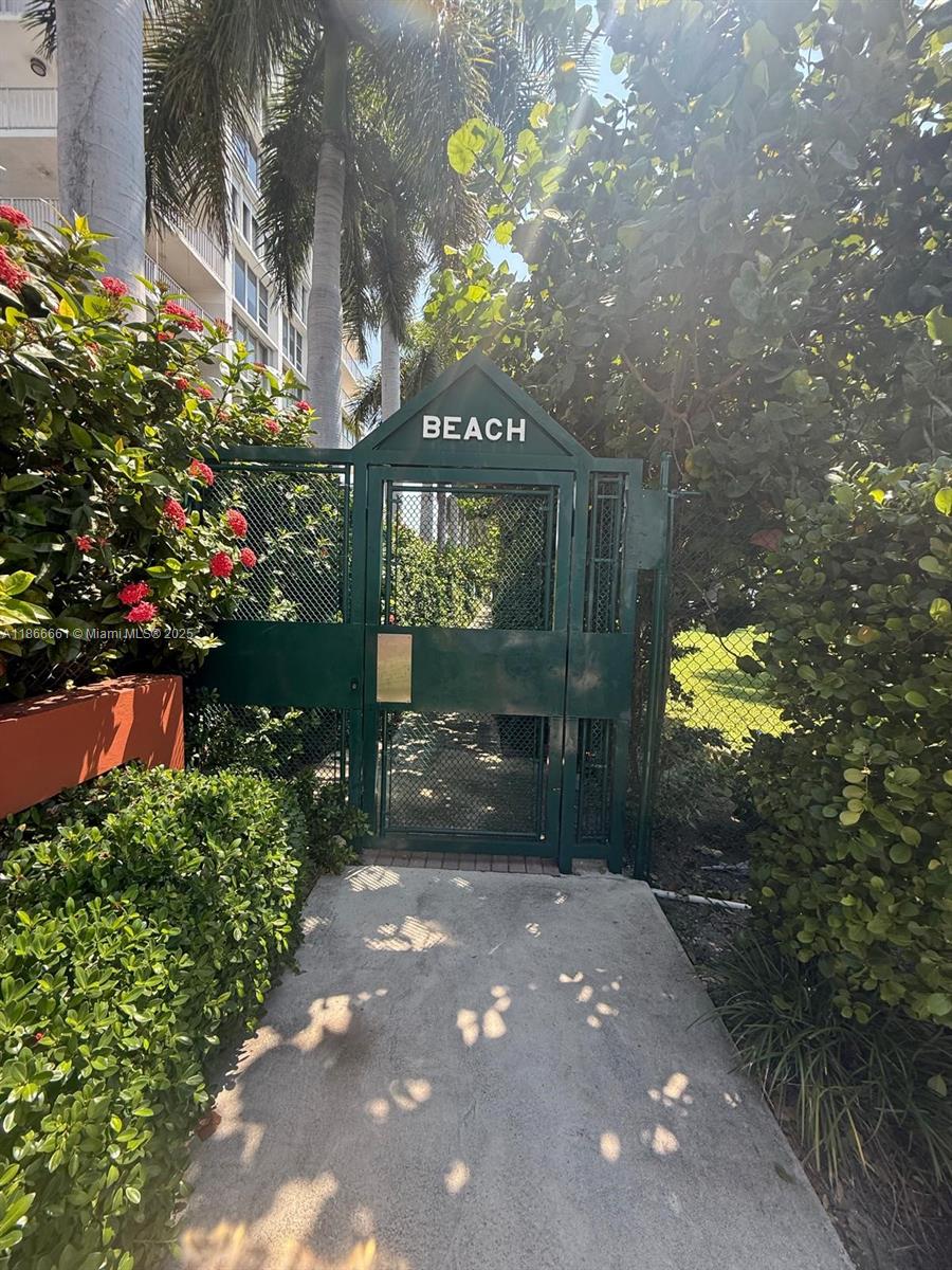 GRAPETREE TOWNHOUSE CONDO - Residential