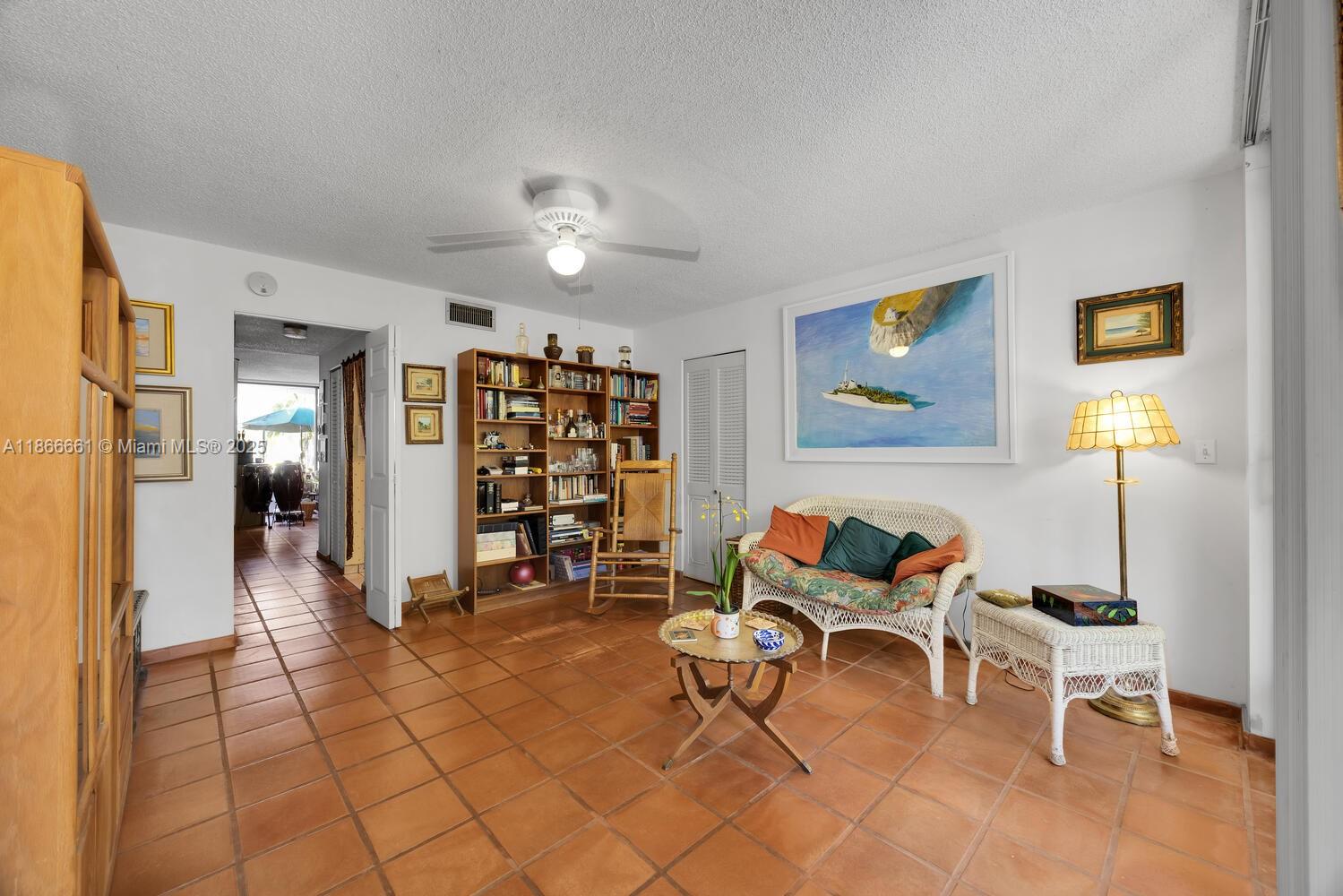 GRAPETREE TOWNHOUSE CONDO - Residential