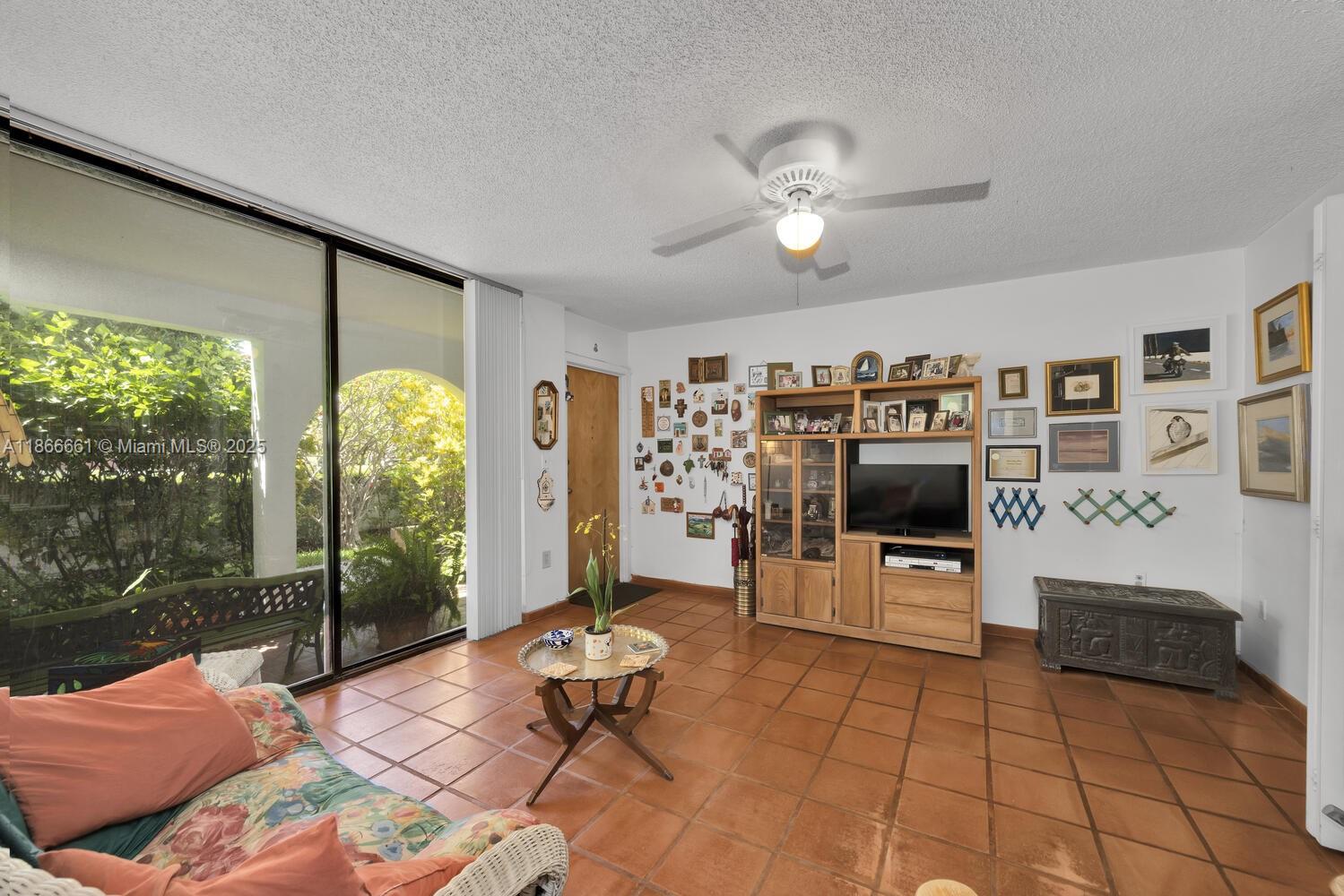 GRAPETREE TOWNHOUSE CONDO - Residential