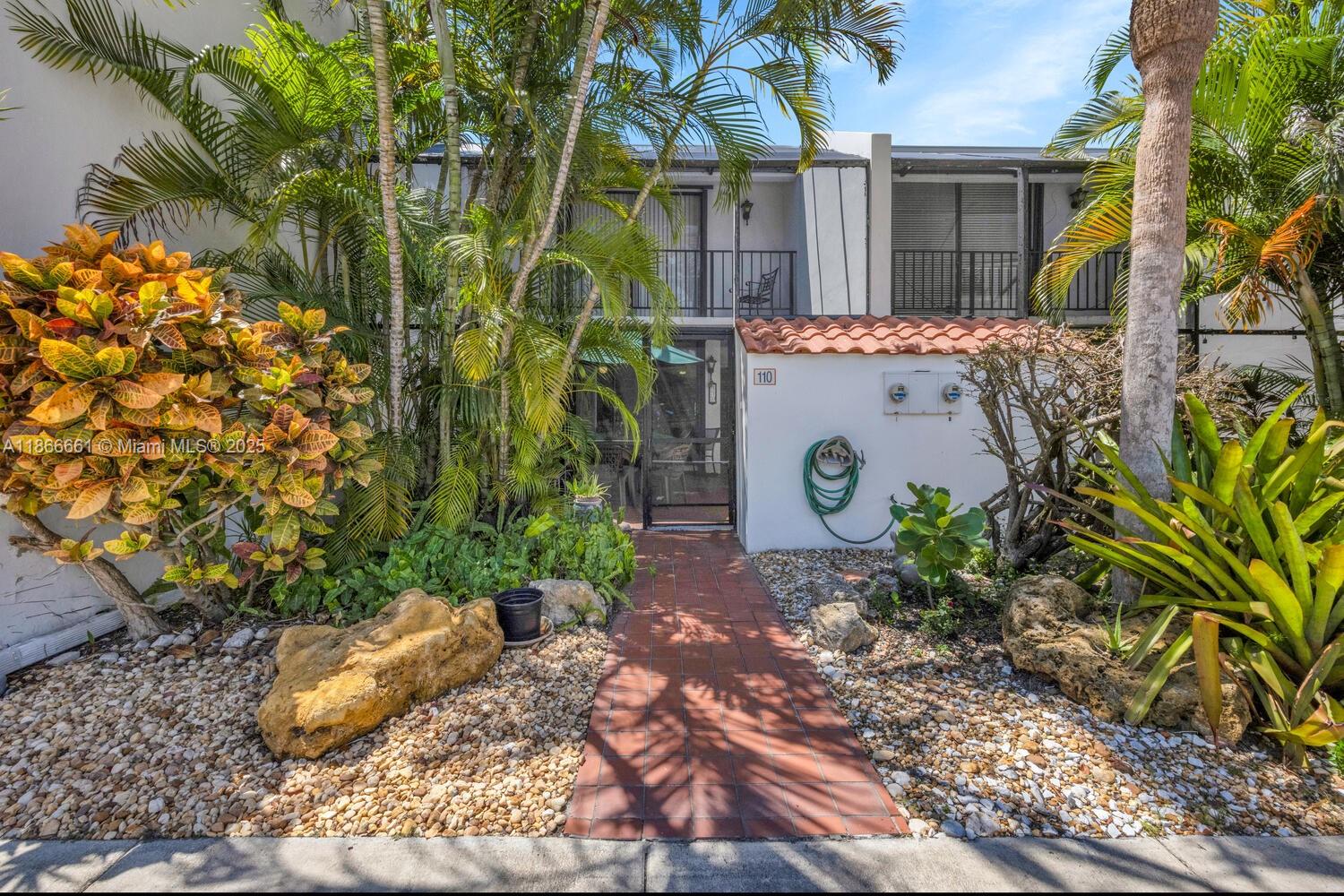 GRAPETREE TOWNHOUSE CONDO - Residential