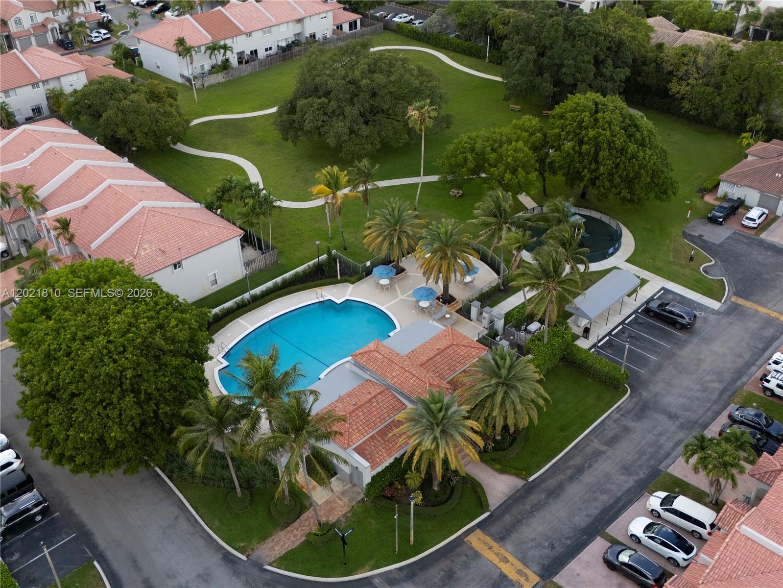 DORAL LANDINGS TOWNHOMES - Residential