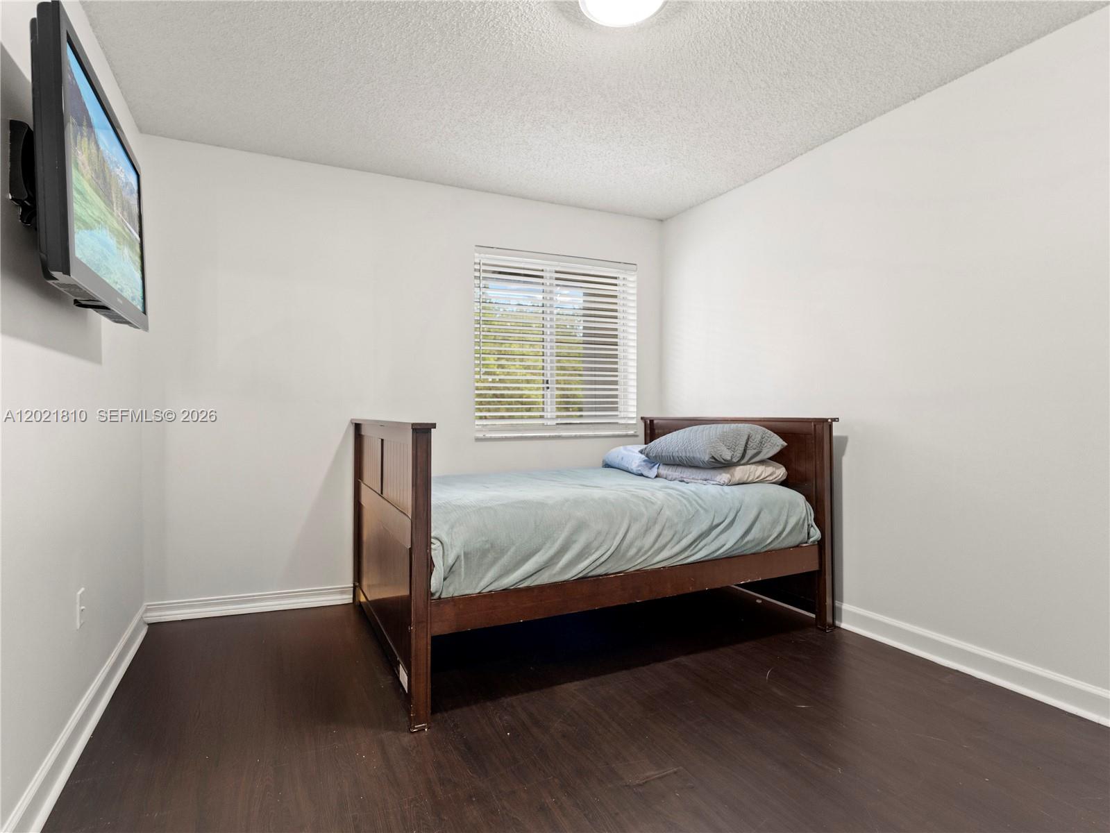 DORAL LANDINGS TOWNHOMES - Residential