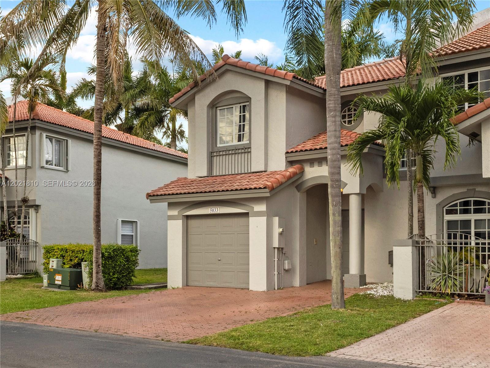 DORAL LANDINGS TOWNHOMES - Residential