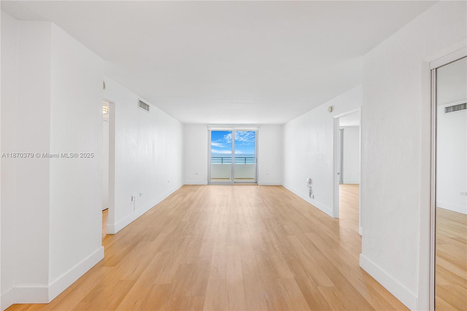 5555 Collins Ave 16K