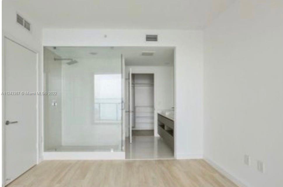 ICON BAY CONDO - Residential Lease