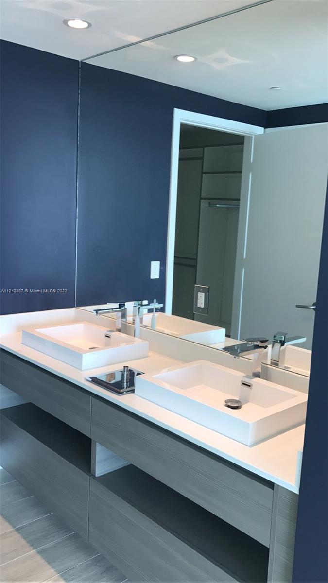 ICON BAY CONDO - Residential Lease